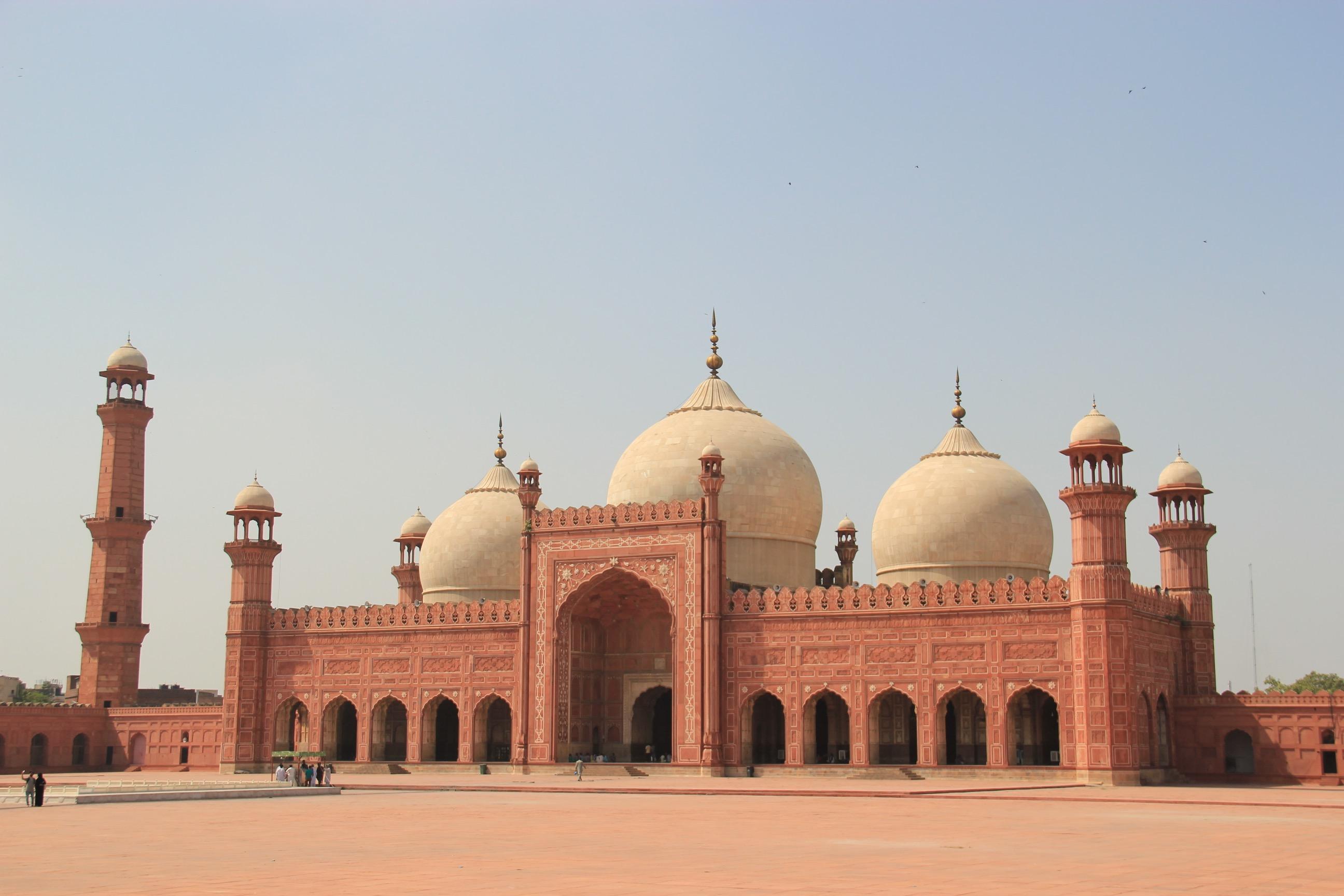 Rent a car in Lahore